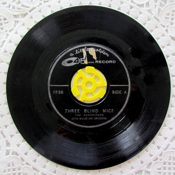 45 RPM KID'S RECORDS, LOT of 4 VINTAGE LULLABIES, THE SWING, THREE BLIND MICE + - Picture 3 of 16